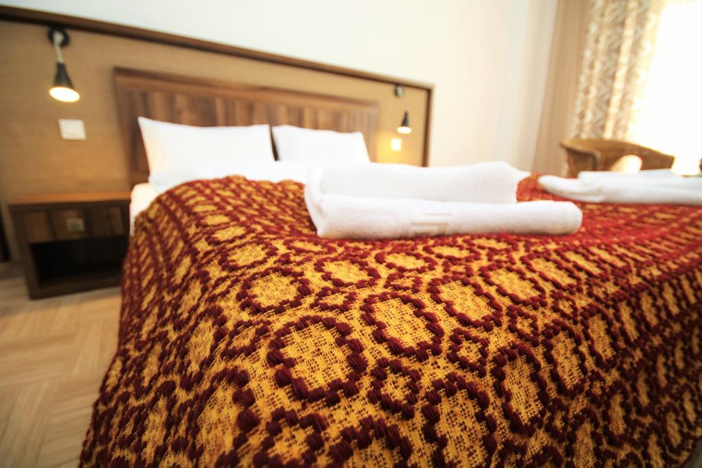 Mai Danube Hotel Ieşelniţa Kültér fotó