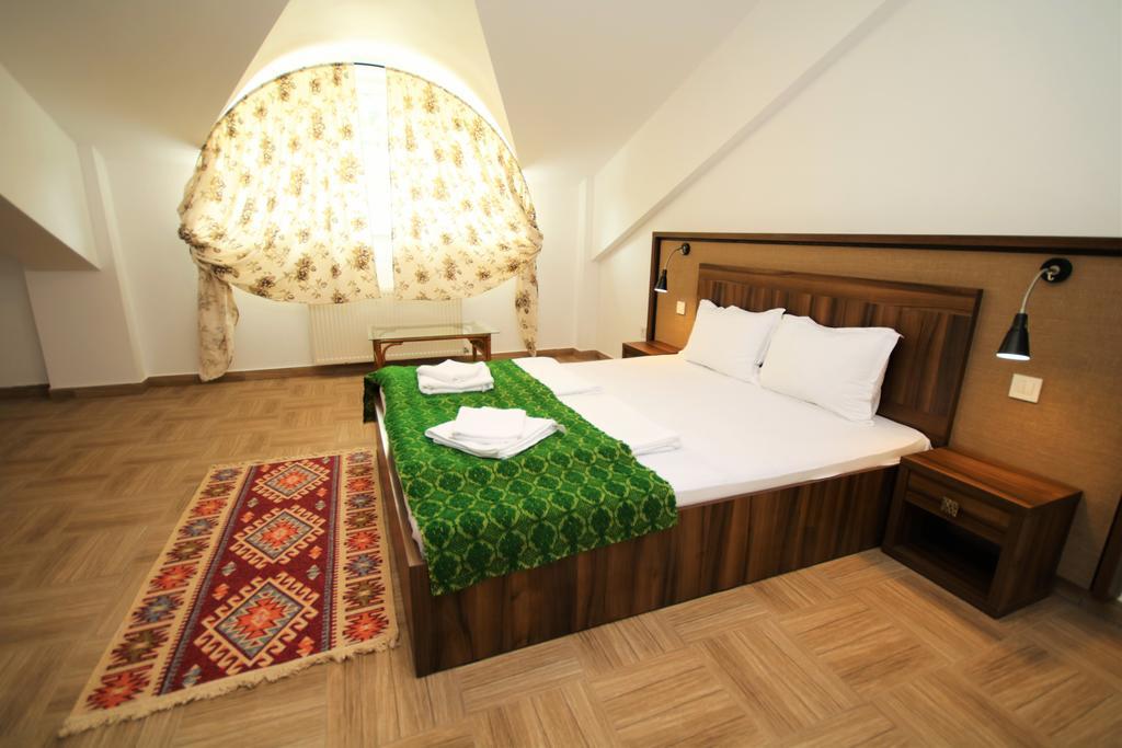Mai Danube Hotel Ieşelniţa Kültér fotó