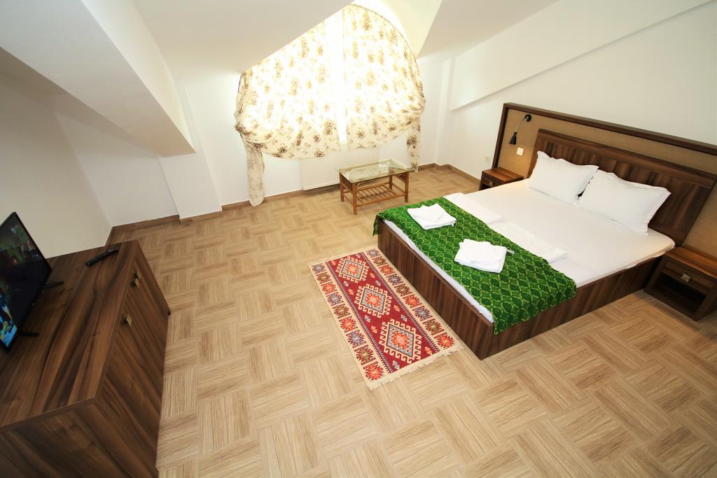 Mai Danube Hotel Ieşelniţa Kültér fotó