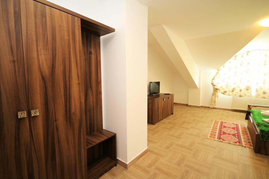 Mai Danube Hotel Ieşelniţa Kültér fotó