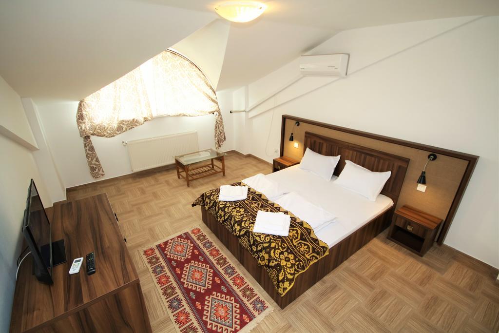Mai Danube Hotel Ieşelniţa Kültér fotó