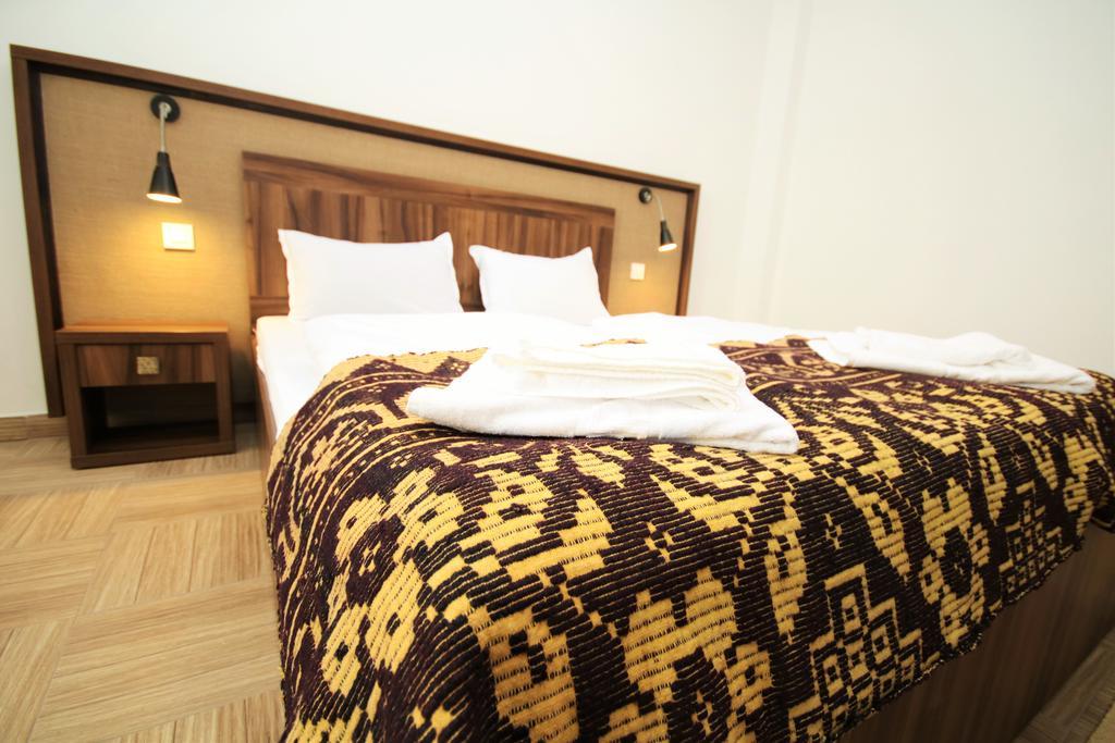 Mai Danube Hotel Ieşelniţa Kültér fotó