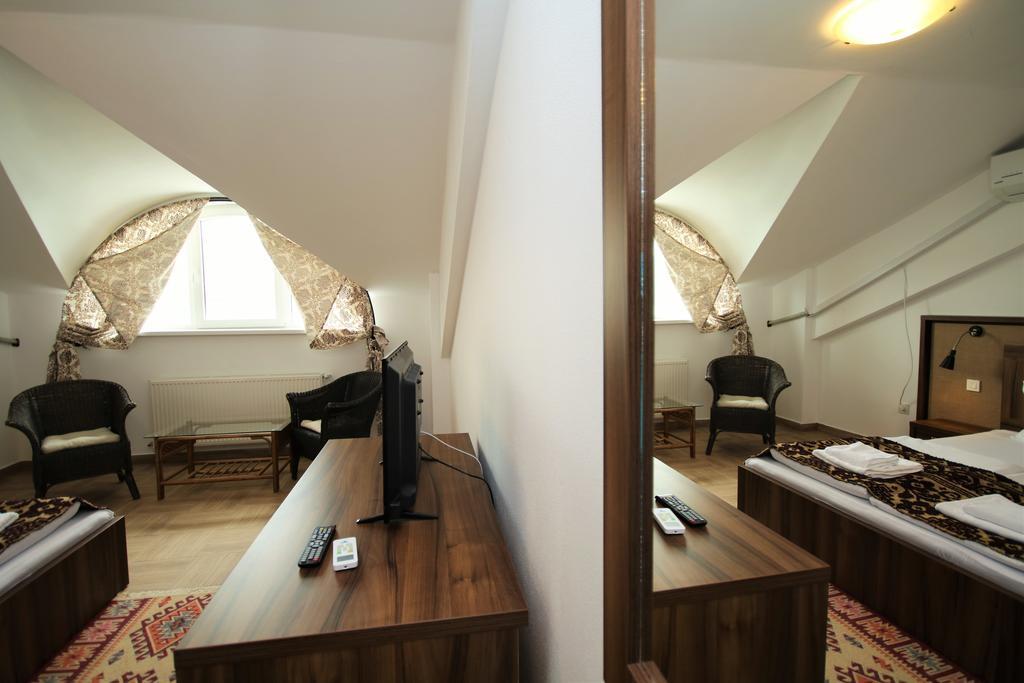 Mai Danube Hotel Ieşelniţa Kültér fotó