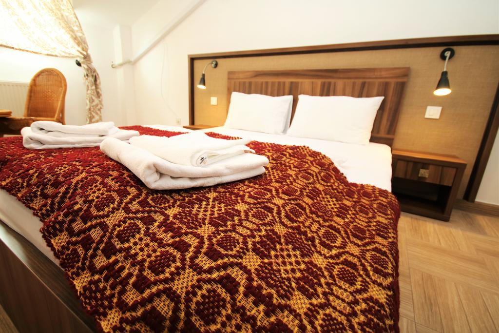 Mai Danube Hotel Ieşelniţa Kültér fotó