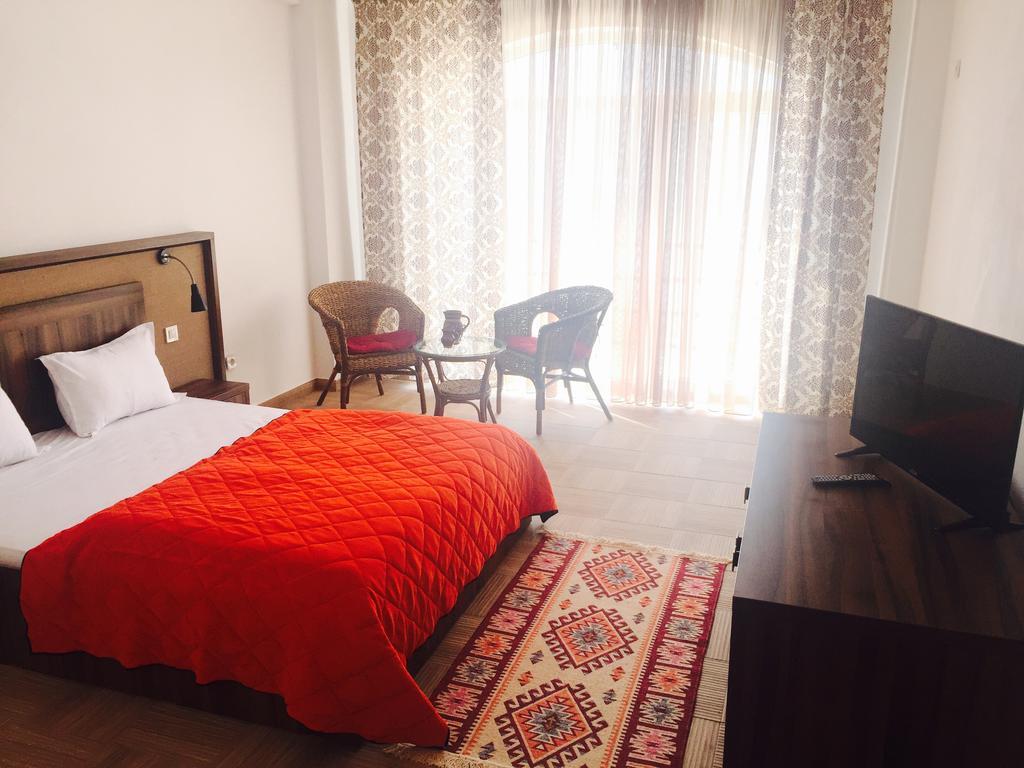 Mai Danube Hotel Ieşelniţa Kültér fotó