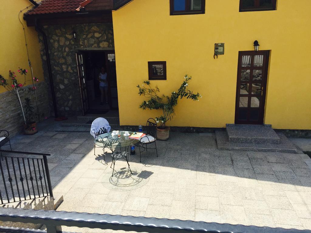Mai Danube Hotel Ieşelniţa Kültér fotó