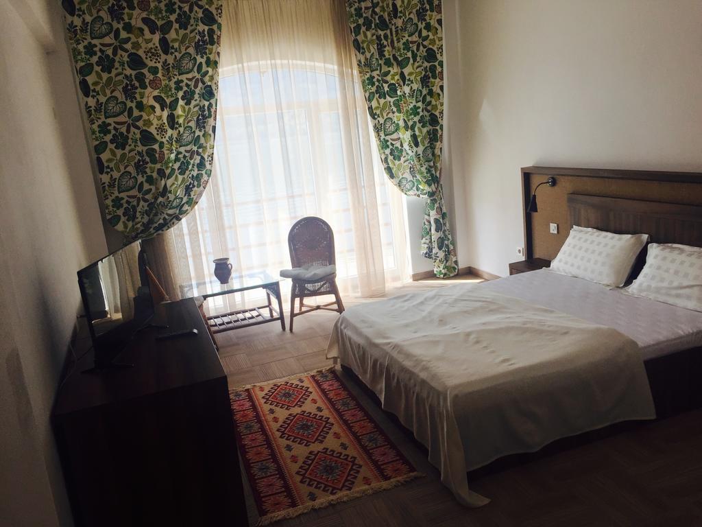 Mai Danube Hotel Ieşelniţa Kültér fotó