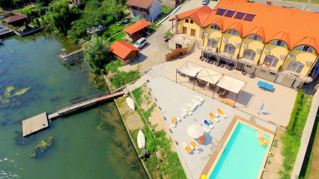 Mai Danube Hotel Ieşelniţa Kültér fotó