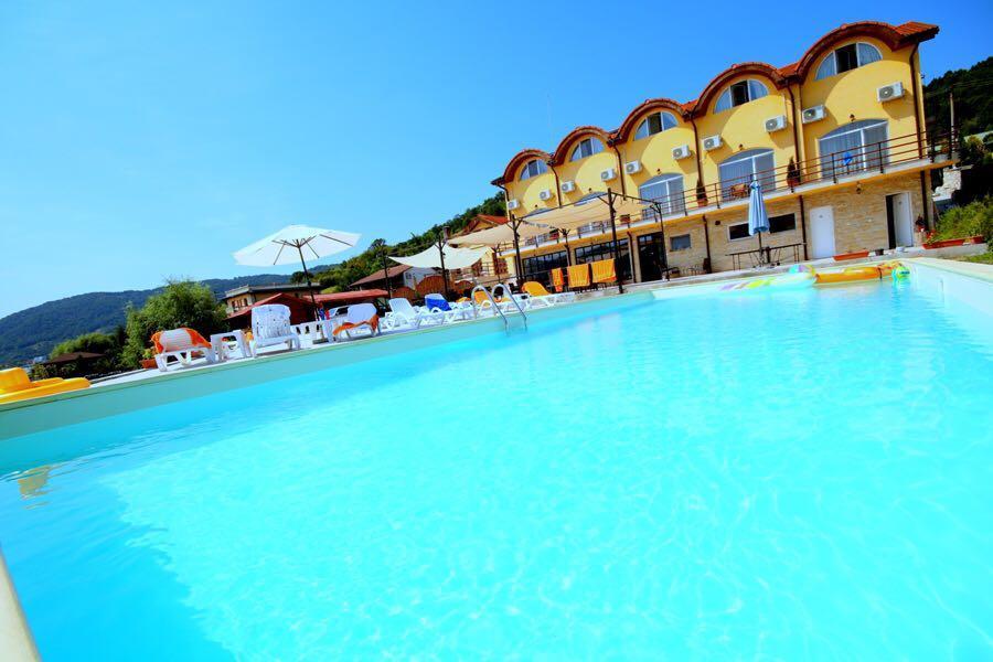 Mai Danube Hotel Ieşelniţa Kültér fotó