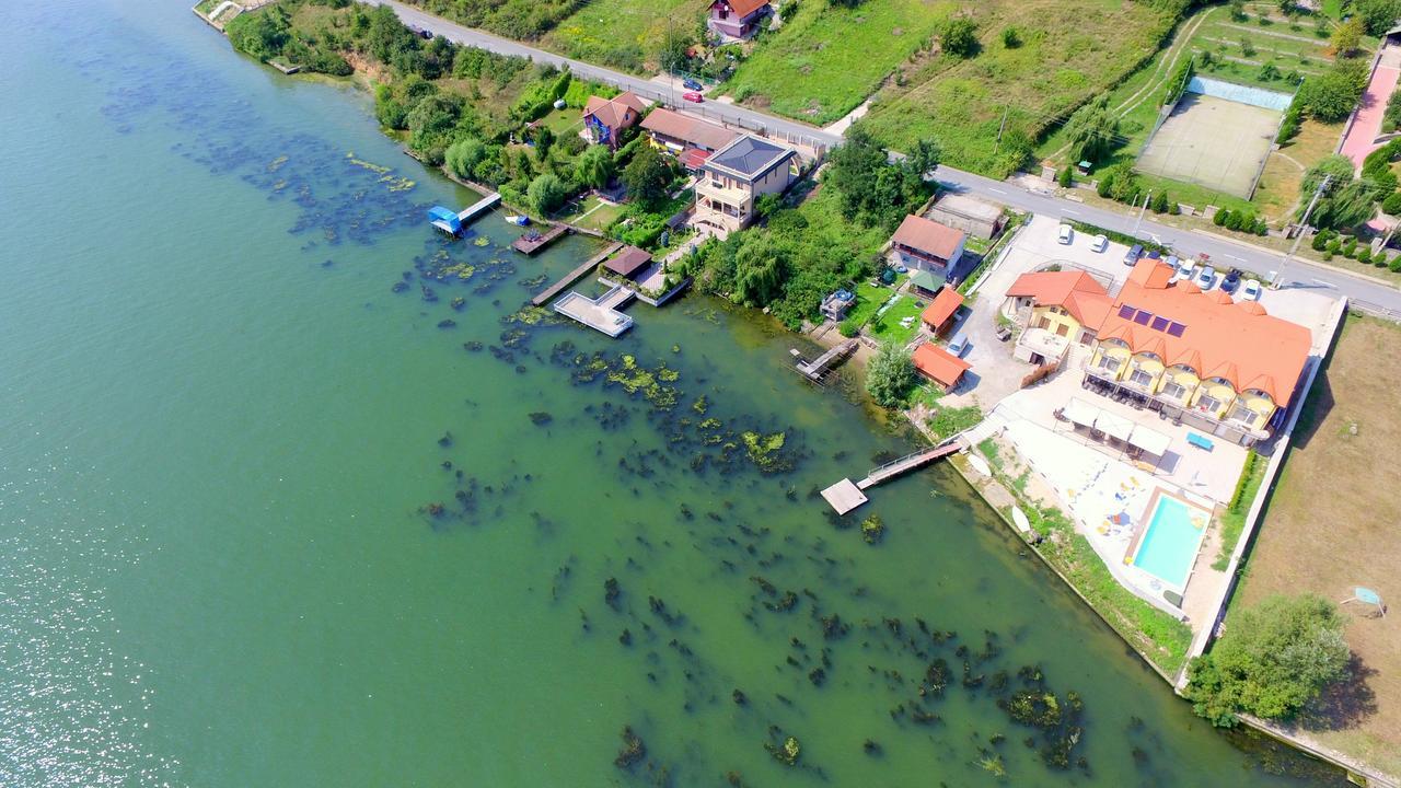 Mai Danube Hotel Ieşelniţa Kültér fotó