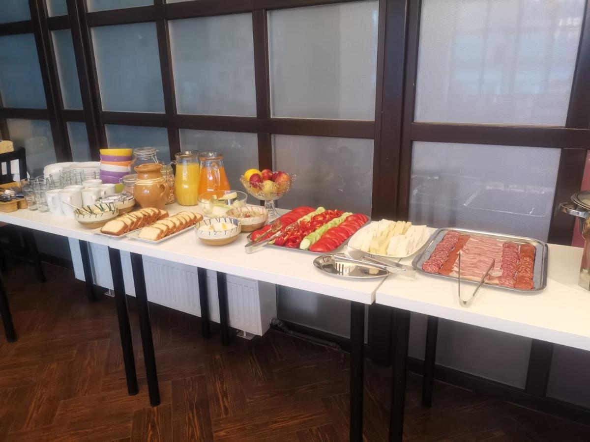 Mai Danube Hotel Ieşelniţa Kültér fotó